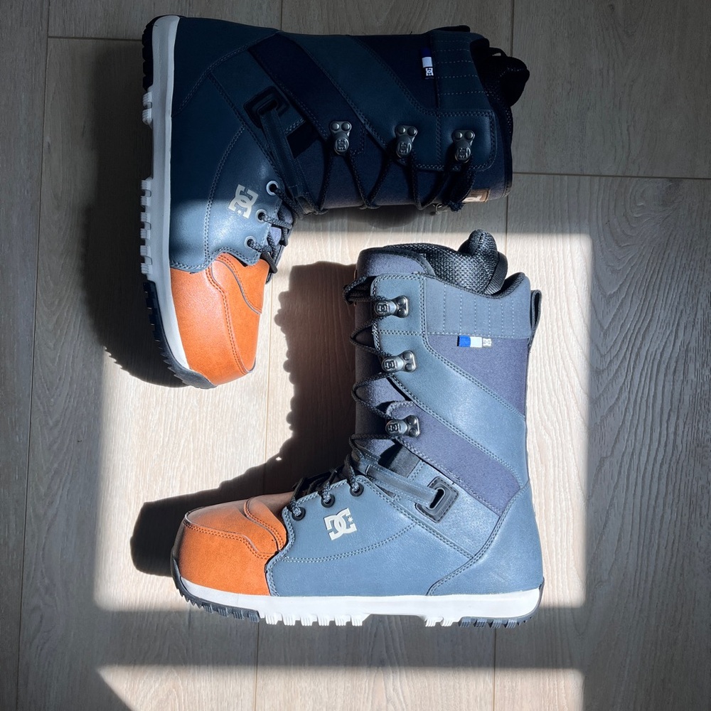 Men’s DC snowboard boots, new